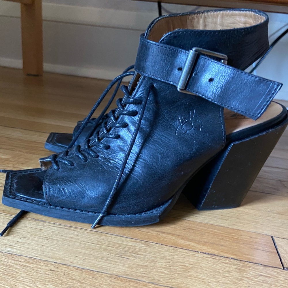 Fluevog NYC Rockafellah - Size 6